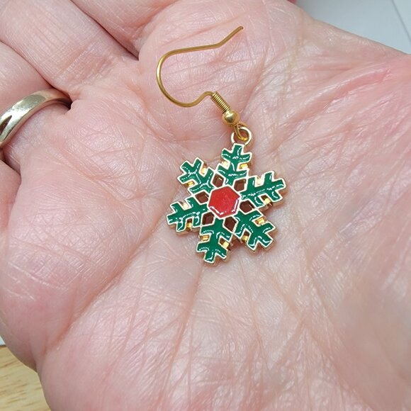 Christmas Snowflake Dangling Earrings  1 1/2 Inch Drop Gold Tone Green Red - Picture 5 of 8